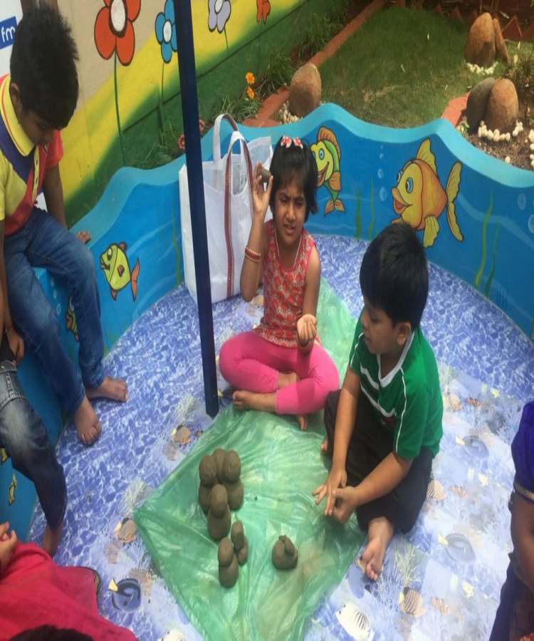 jollykids in borivali daycare plan has pool sight activity